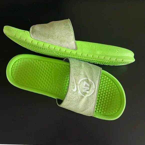 Nike Slides - Picture 9 of 11